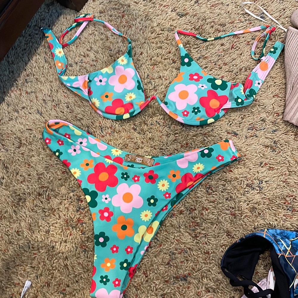 Copper closet green 70s bikini